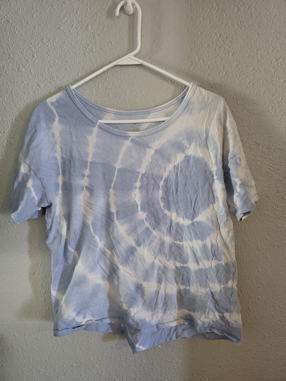 aerie Light Blue and White Spiral Tie-Dye Short Sleeve Tee